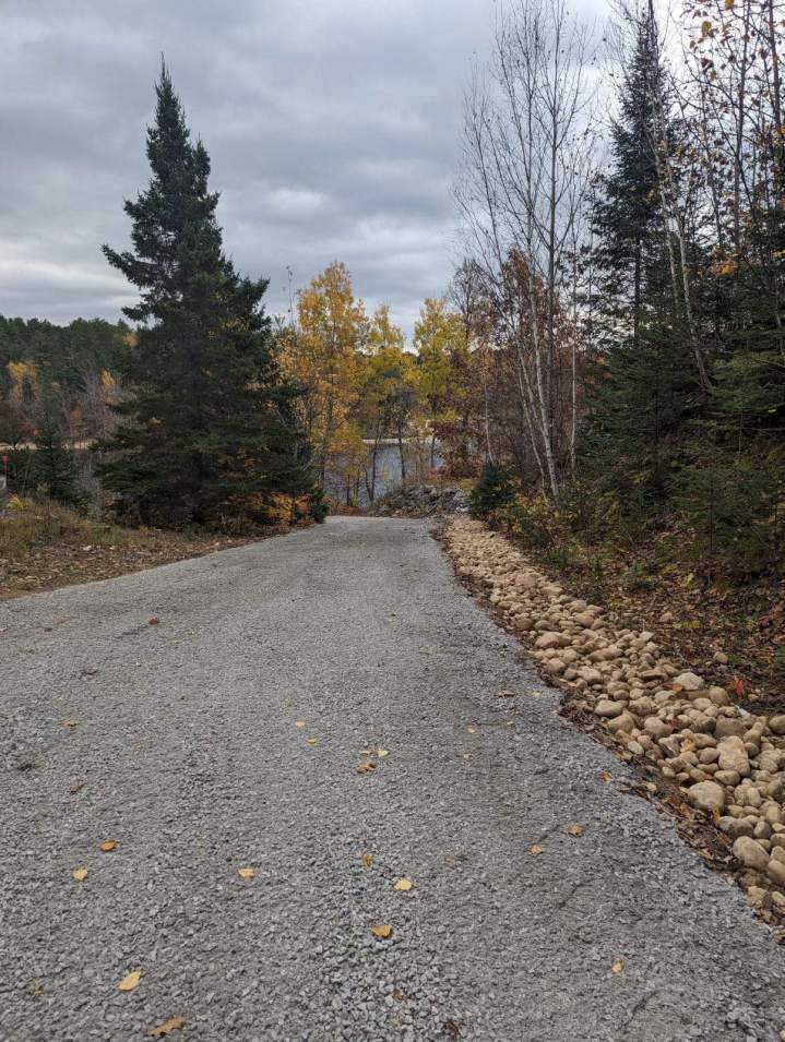 Aménagement chemin d'accès Notre-Dame-de-Pontmain