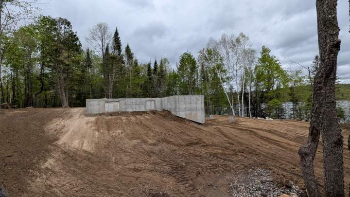Mur résistant et durable Notre-Dame-de-Pontmain
