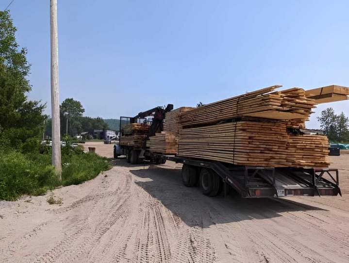 Transport des bois sciés Notre-Dame-de-Pontmain